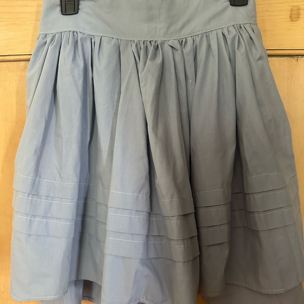 Chic Women's Mini Skirt in Light Gray